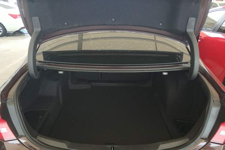 Used Buick LaCrosse 2018 20T Elite Edition Trunk