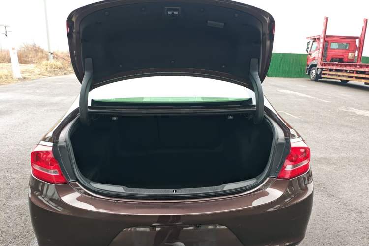 Used Buick LaCrosse 2018 20T Elite Edition Trunk