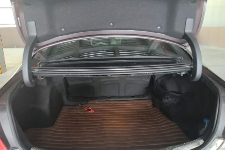 Used Buick LaCrosse 2018 28T Luxury Model Trunk