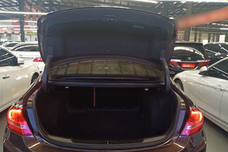 Used Buick LaCrosse 2018 28T Elite Edition Trunk