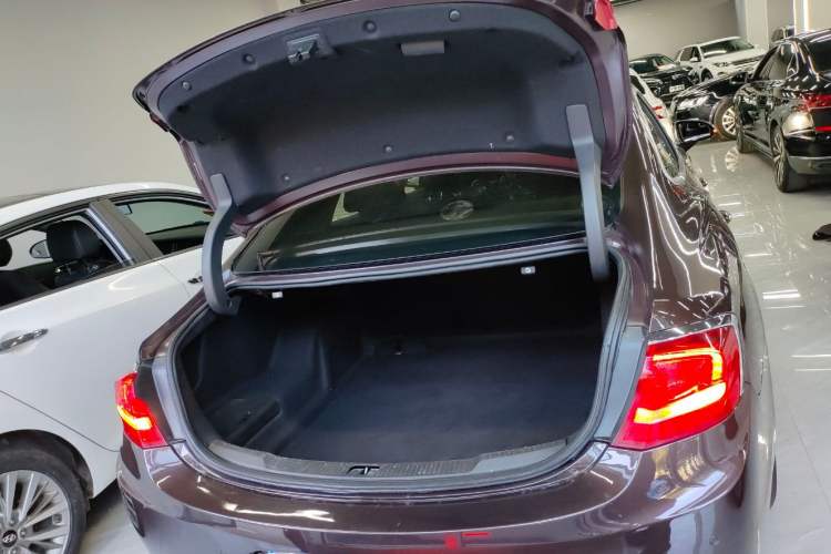 Used Buick LaCrosse 2018 20T Elite Edition Trunk