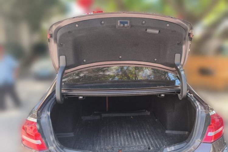 Used Buick LaCrosse 2018 28T Elite Edition Trunk