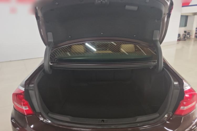 Used Buick LaCrosse 2018 28T Luxury Model Trunk