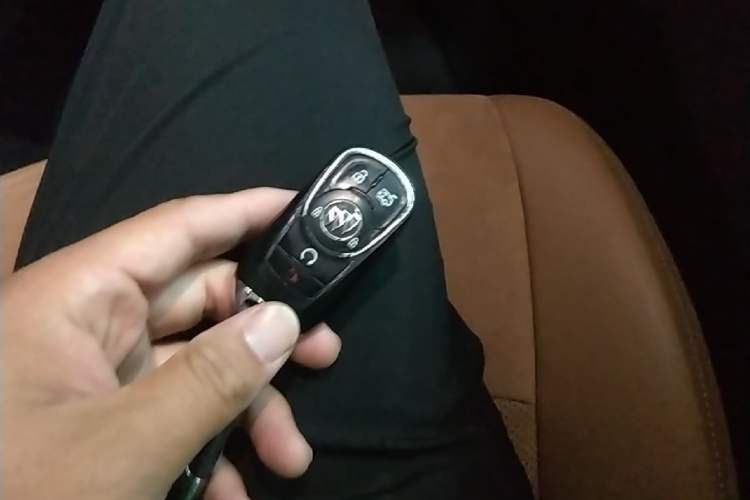 Used Buick LaCrosse 2018 28T Elite Edition Vehicle Key