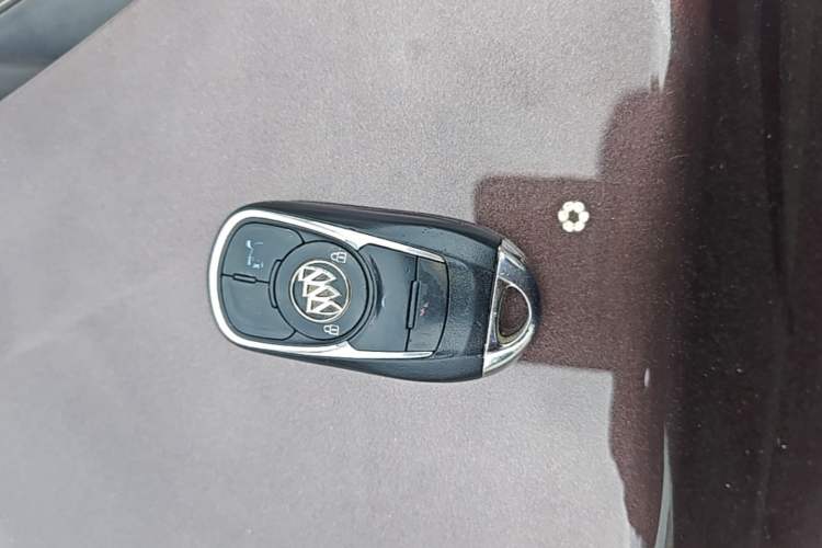 Used Buick LaCrosse 2018 28T Elite Edition Vehicle Key