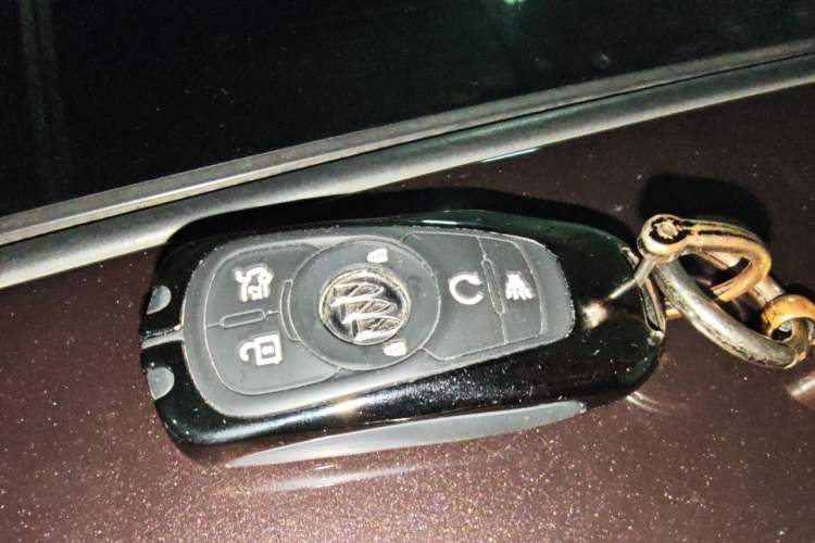Used Buick LaCrosse 2018 28T Elite Edition Vehicle Key