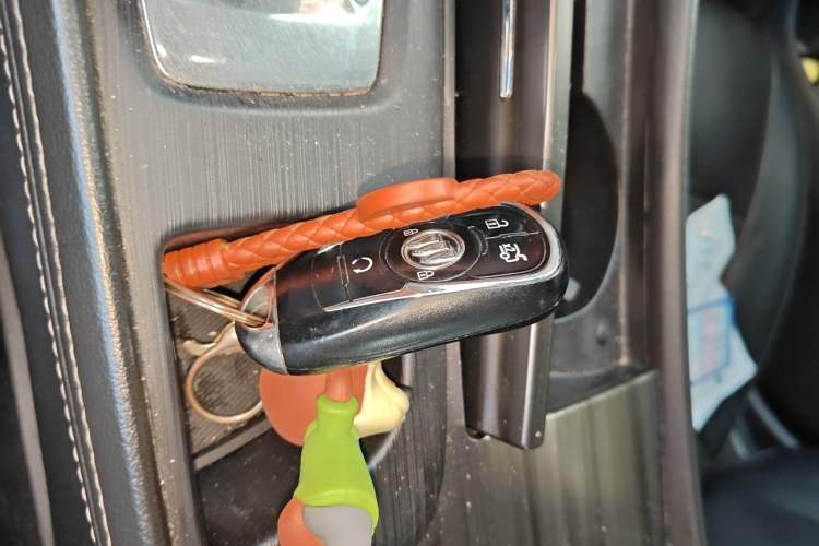 Used Buick LaCrosse 2018 28T Elite Edition Vehicle Key
