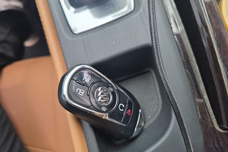 Used Buick LaCrosse 2018 28T Elite Edition Vehicle Key