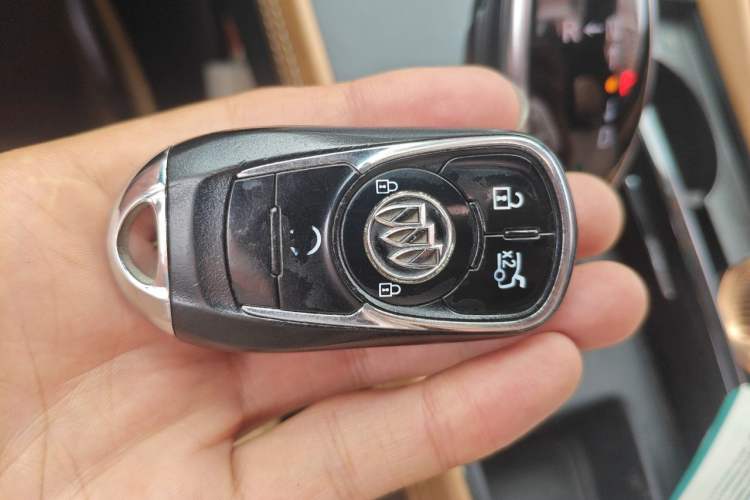 Used Buick LaCrosse 2018 28T Luxury Model Vehicle Key