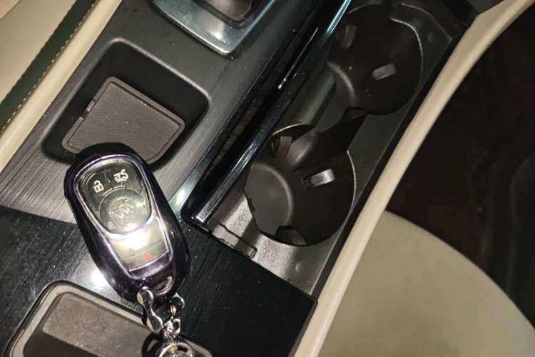 Used Buick LaCrosse 2018 30H Elite Edition Vehicle Key