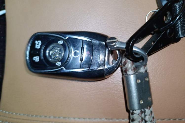 Used Buick LaCrosse 2018 28T Luxury Model Vehicle Key
