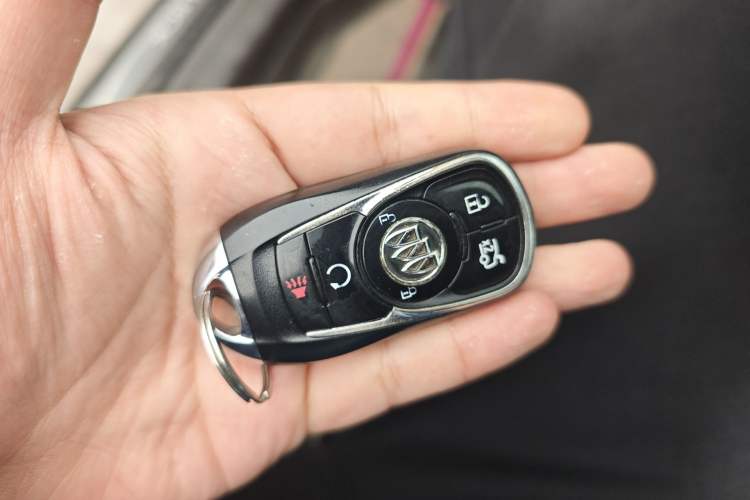 Used Buick LaCrosse 2018 30H Elite Edition Vehicle Key