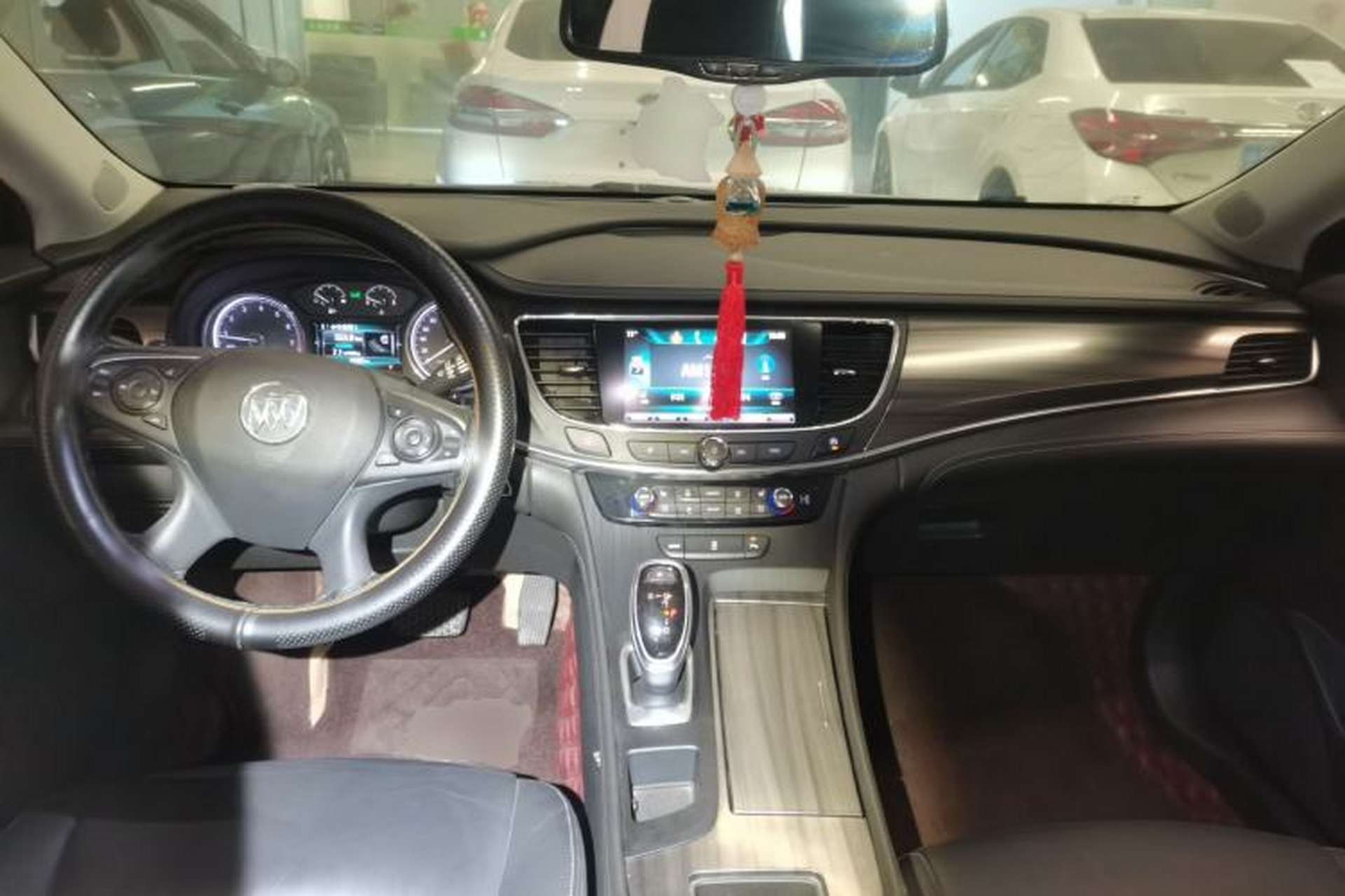 Used Buick LaCrosse 2018 20T Elite Edition Center Console