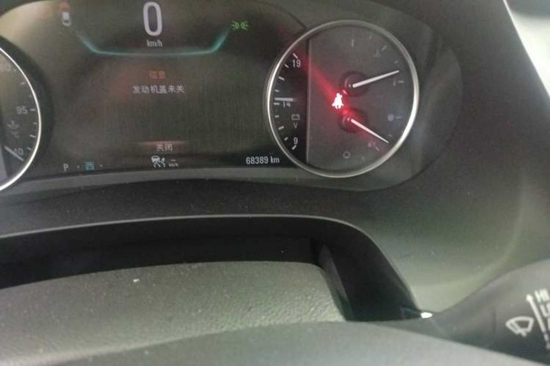 Used Buick LaCrosse 2018 28T Luxury Model Odometer Close Up