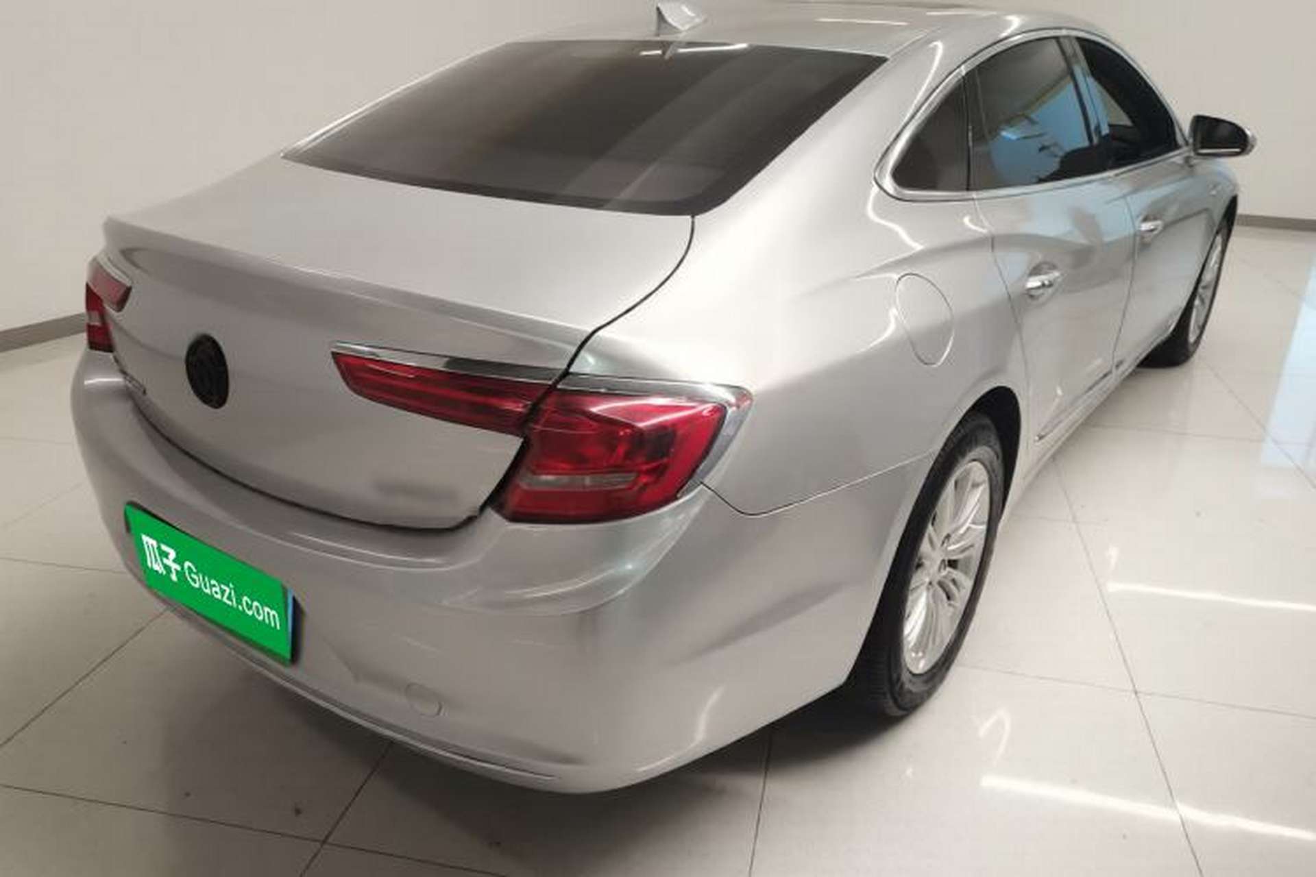 Used Buick LaCrosse 2018 20T Elite Edition Rear Right 45 Deg