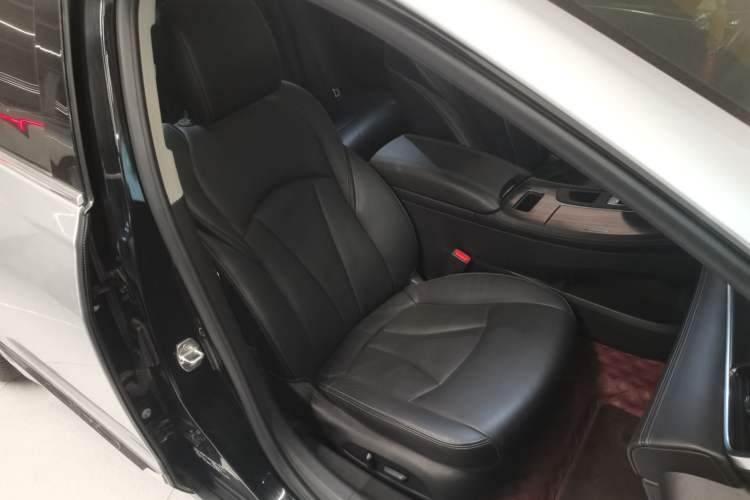Used Buick LaCrosse 2018 20T Elite Edition Right Front Seat