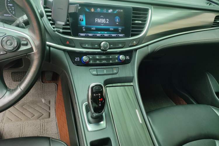 Used Buick LaCrosse 2018 20T Elite Edition Audio And AC Panel
