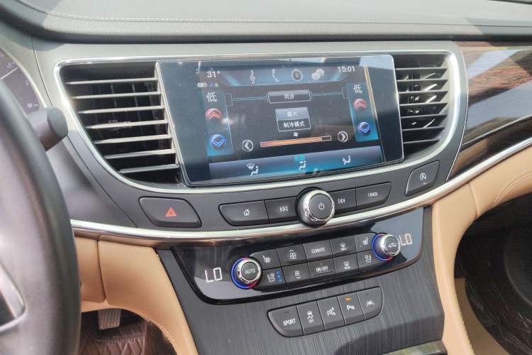 Used Buick LaCrosse 2018 20T Luxury Model Audio And AC Panel