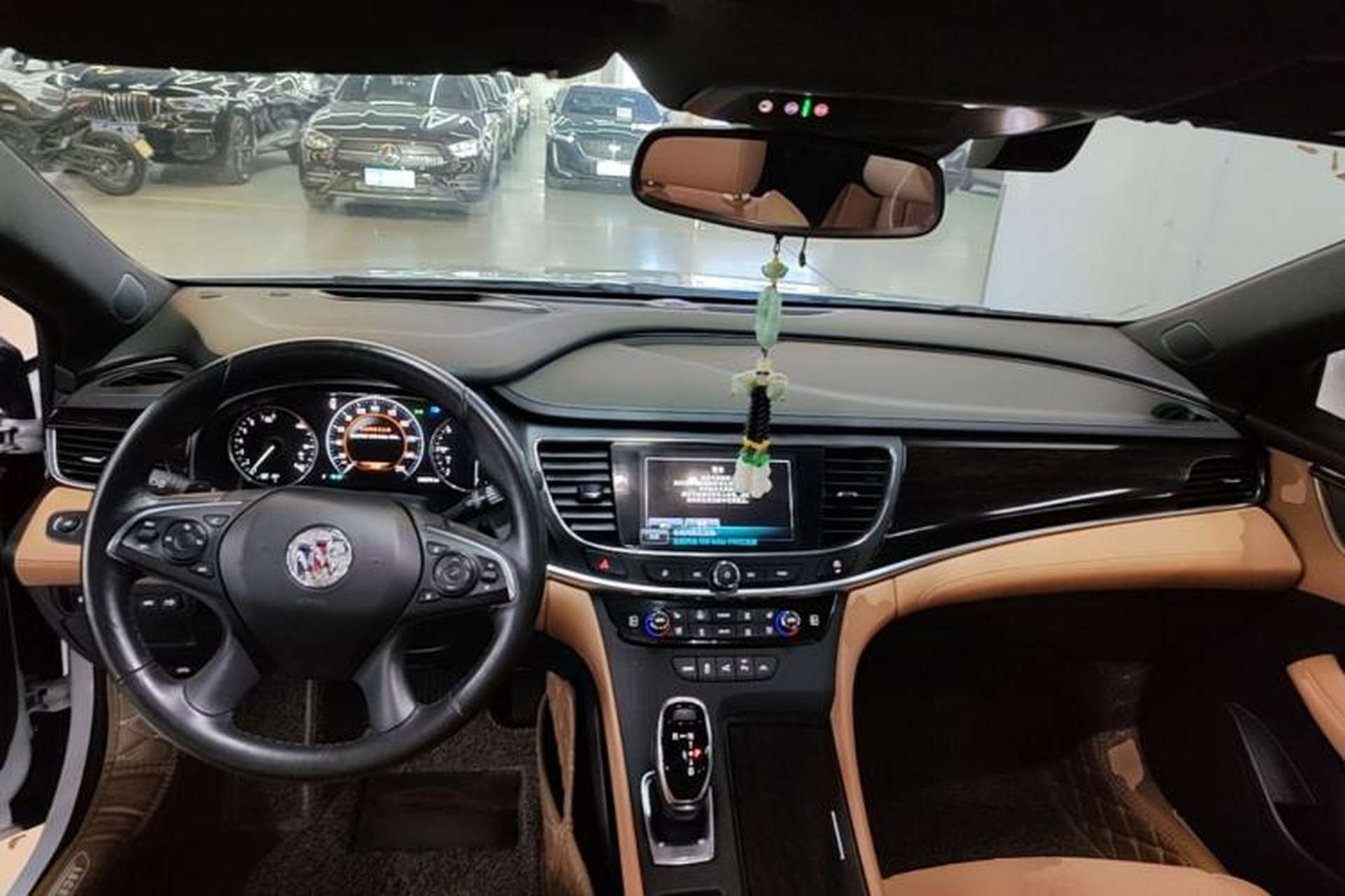 Used Buick LaCrosse 2018 20T Luxury Model Center Console