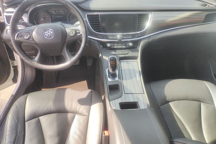 Used Buick LaCrosse 2018 20T Elite Edition Center Console