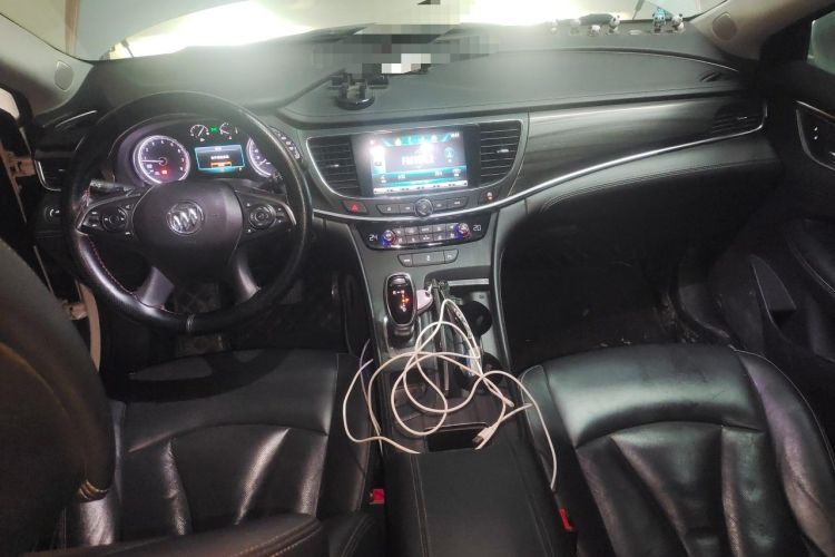 Used Buick LaCrosse 2018 20T Elite Edition Center Console