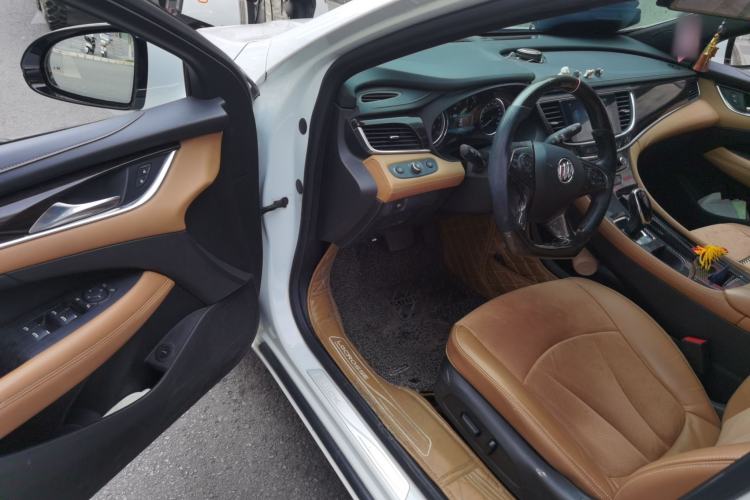 Used Buick LaCrosse 2018 28T Elite Edition Driver Seat