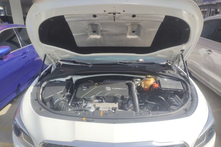Used Buick LaCrosse 2018 20T Elite Edition Engine Bay