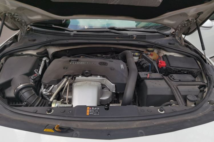 Used Buick LaCrosse 2018 28T Elite Edition Engine Bay