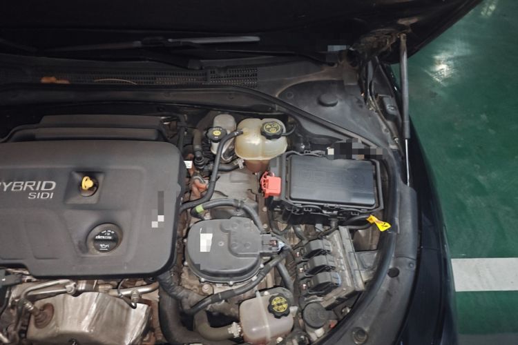 Used Buick LaCrosse 2018 30H Elite Edition Engine Bay Left
