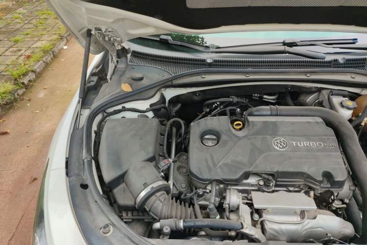 Used Buick LaCrosse 2018 20T Elite Edition Engine Bay Right