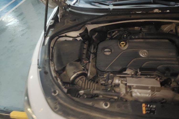 Used Buick LaCrosse 2018 20T Elite Edition Engine Bay Right