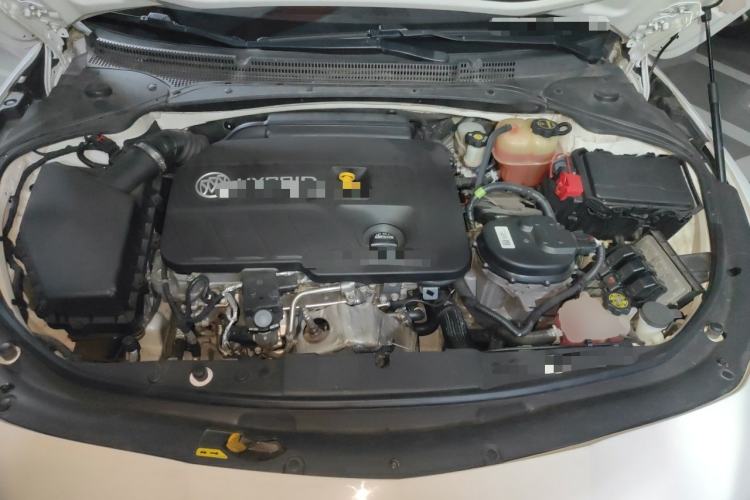 Used Buick LaCrosse 2018 30H Luxury Edition Engine Bay
