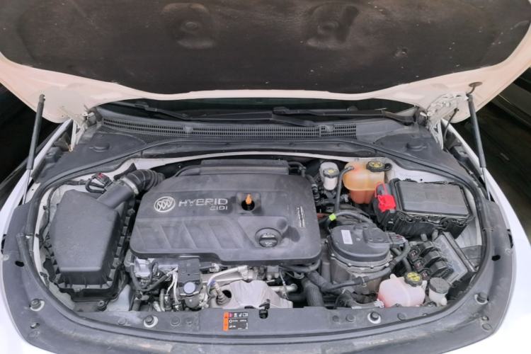 Used Buick LaCrosse 2018 30H Elite Edition Engine Bay