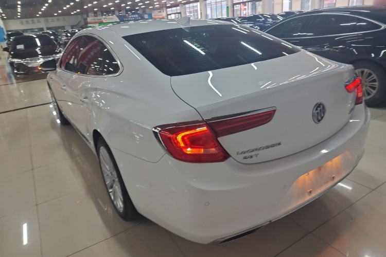 Used Buick LaCrosse 2018 28T Luxury Model Exterior 2