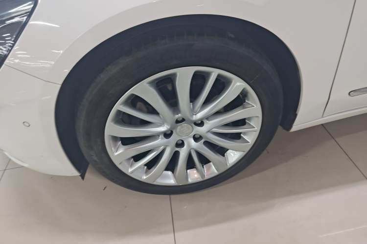Used Buick LaCrosse 2018 28T Luxury Model Exterior 4