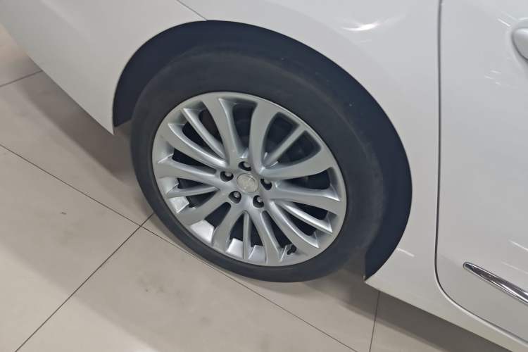 Used Buick LaCrosse 2018 28T Luxury Model Exterior 5