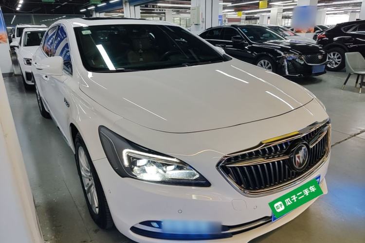Used Buick LaCrosse 2018 20T Luxury Model Front Right 45 Deg