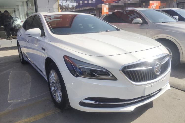 Used Buick LaCrosse 2018 20T Elite Edition Front Right 45 Deg
