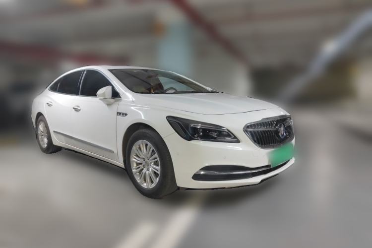 Used Buick LaCrosse 2018 30H Luxury Edition Front Right 45 Deg