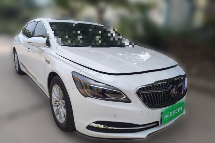 Used Buick LaCrosse 2018 20T Luxury Model Front Right 45 Deg