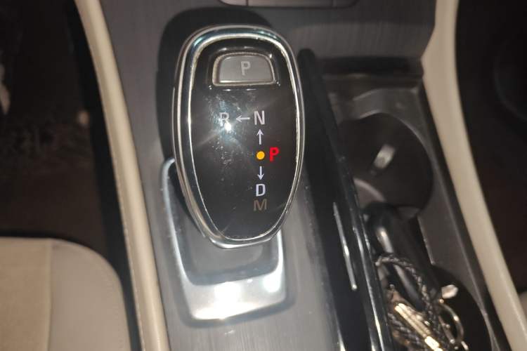 Used Buick LaCrosse 2018 30H Elite Edition Gear Lever