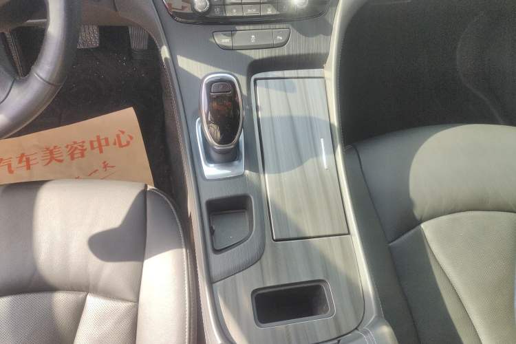 Used Buick LaCrosse 2018 20T Elite Edition Gear Lever