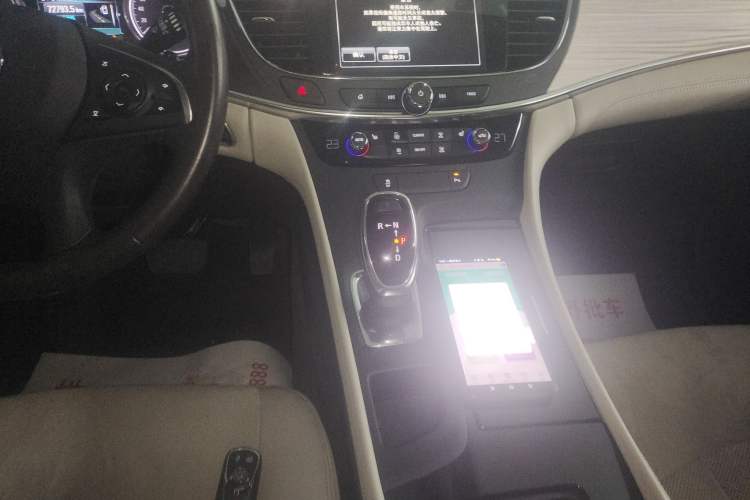 Used Buick LaCrosse 2018 30H Elite Edition Gear Lever