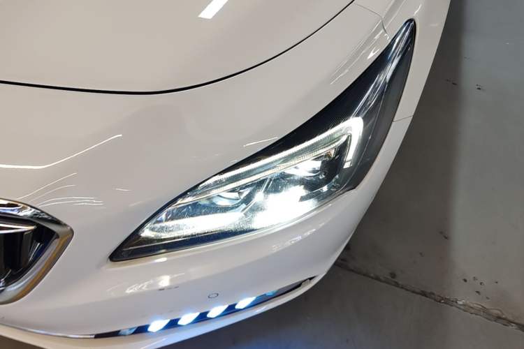Used Buick LaCrosse 2018 20T Luxury Model Left Front Headlight