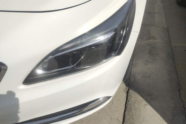 Used Buick LaCrosse 2018 20T Elite Edition Left Front Headlight