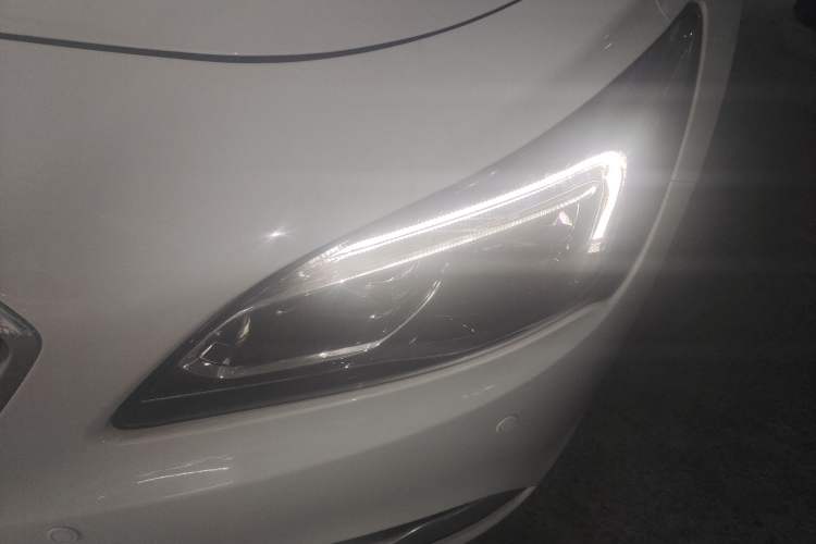 Used Buick LaCrosse 2018 30H Elite Edition Left Front Headlight