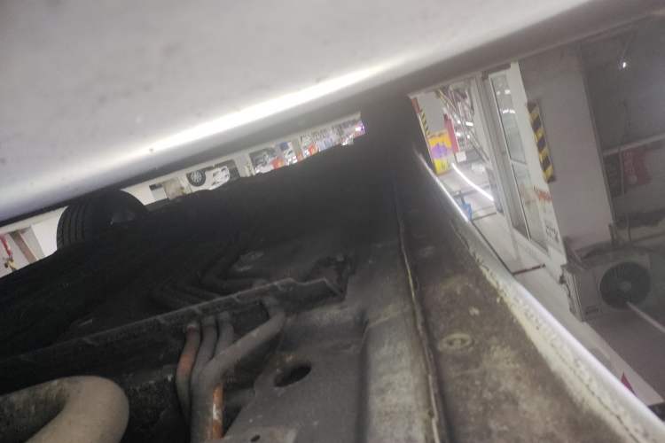 Used Buick LaCrosse 2018 30H Elite Edition Left Side Sill
