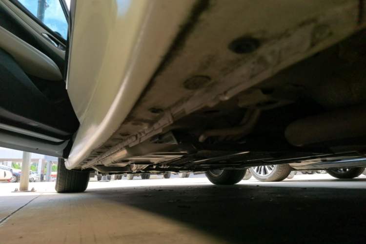 Used Buick LaCrosse 2018 30H Elite Edition Left Side Sill
