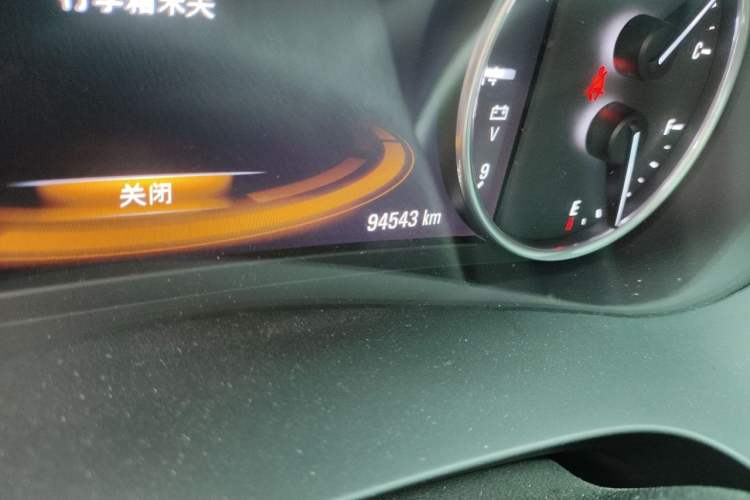 Used Buick LaCrosse 2018 20T Elite Edition Odometer Close Up