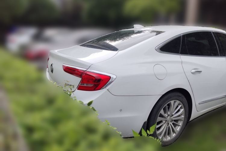 Used Buick LaCrosse 2018 28T Elite Edition Rear